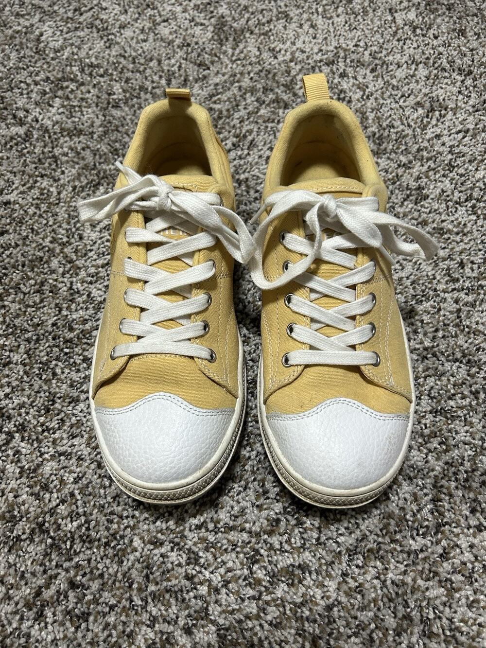 Sketchers Vintage Inspired Yellow Roadies Size 8